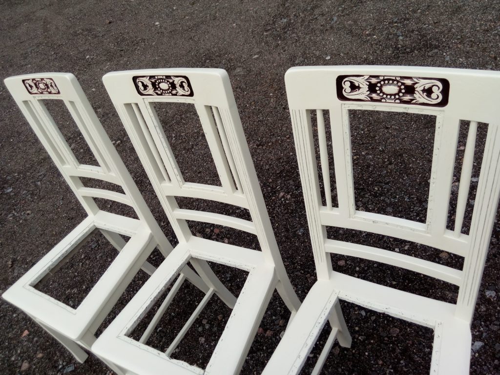 Покраска стульев с патинированием